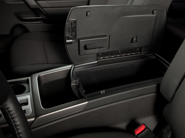 2013 Nissan Titan SV