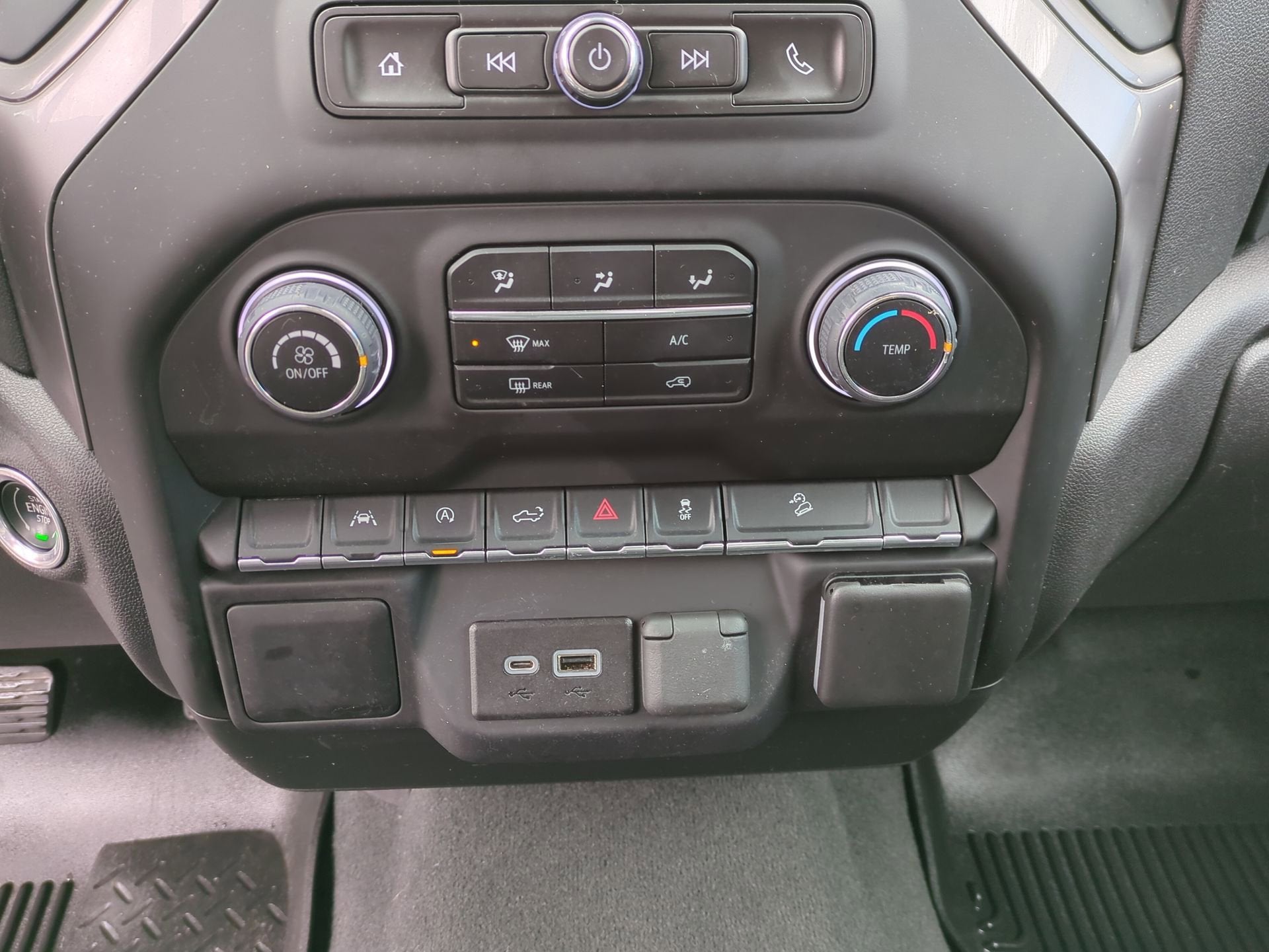 2022 Chevrolet Silverado 1500 Custom Trail Boss