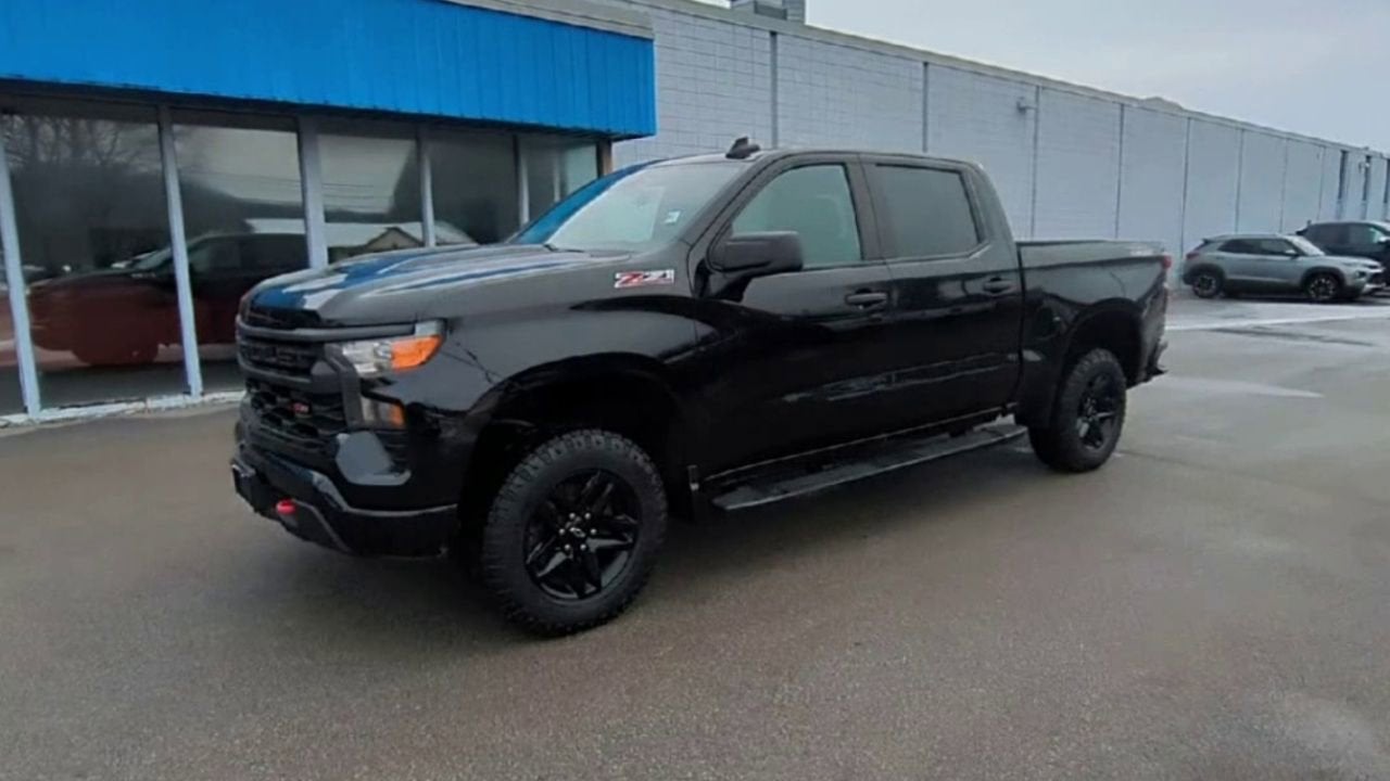 2022 Chevrolet Silverado 1500 Custom Trail Boss