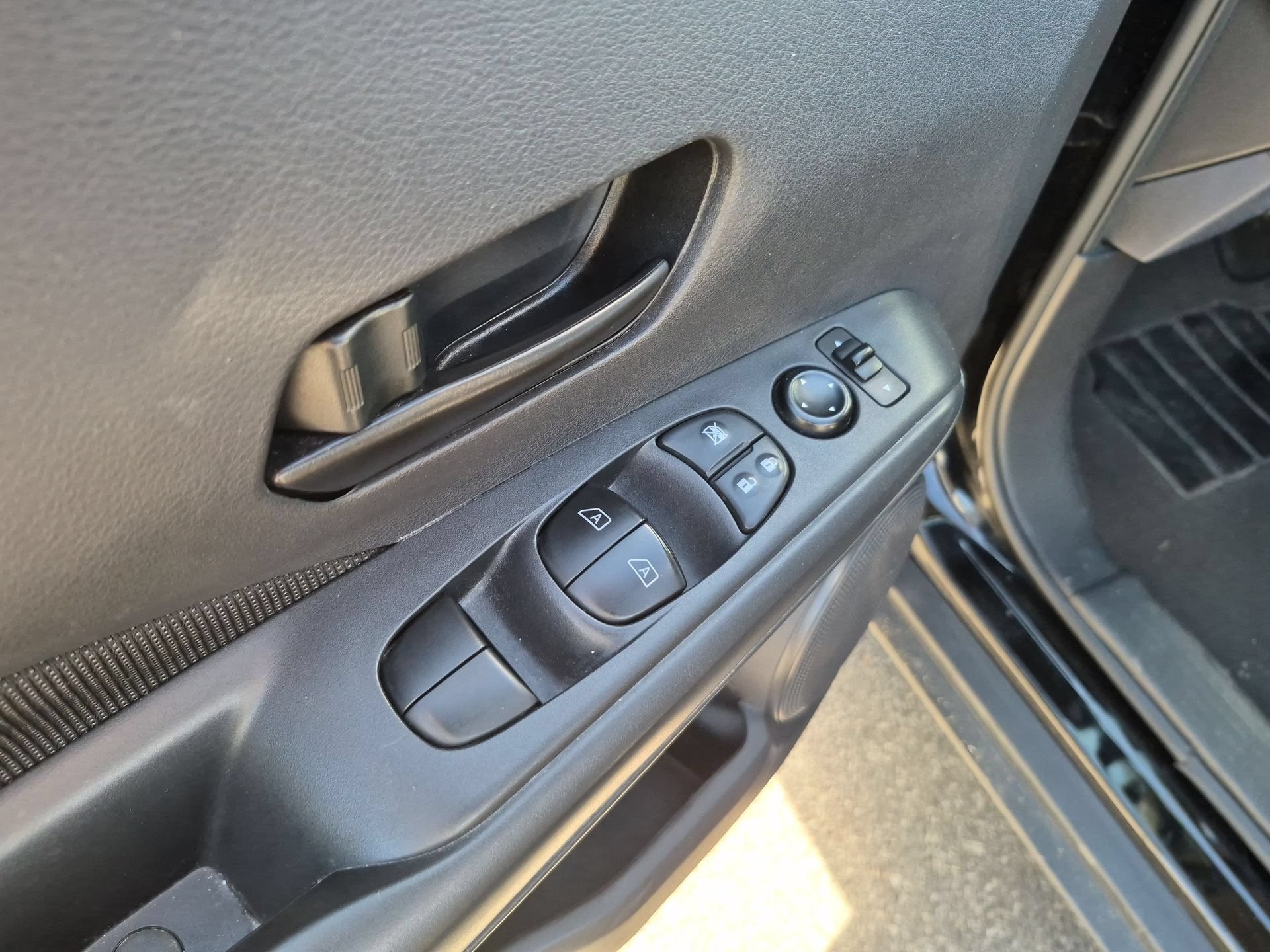 2022 Nissan Kicks S Xtronic CVT