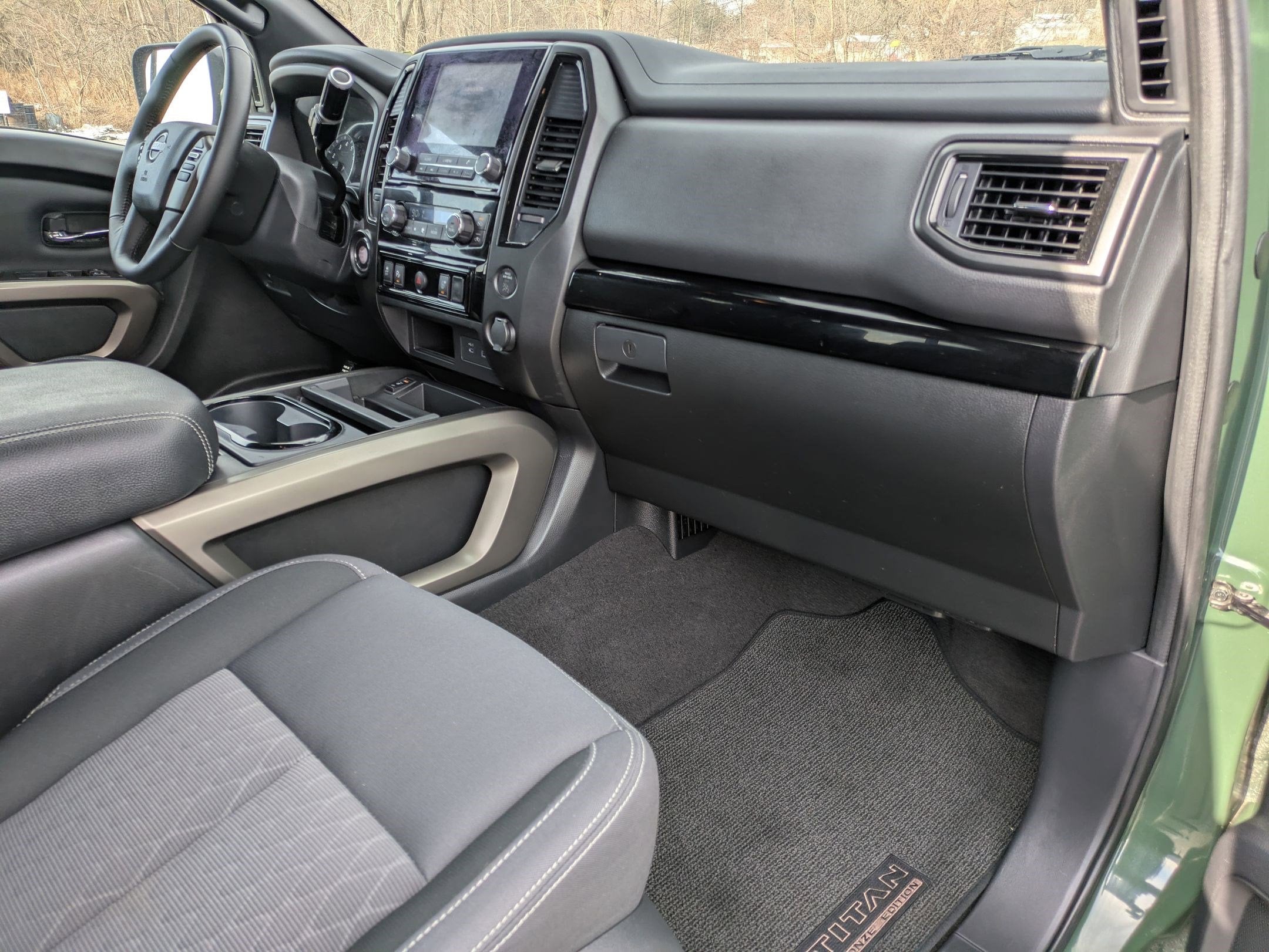 2024 Nissan Titan SV