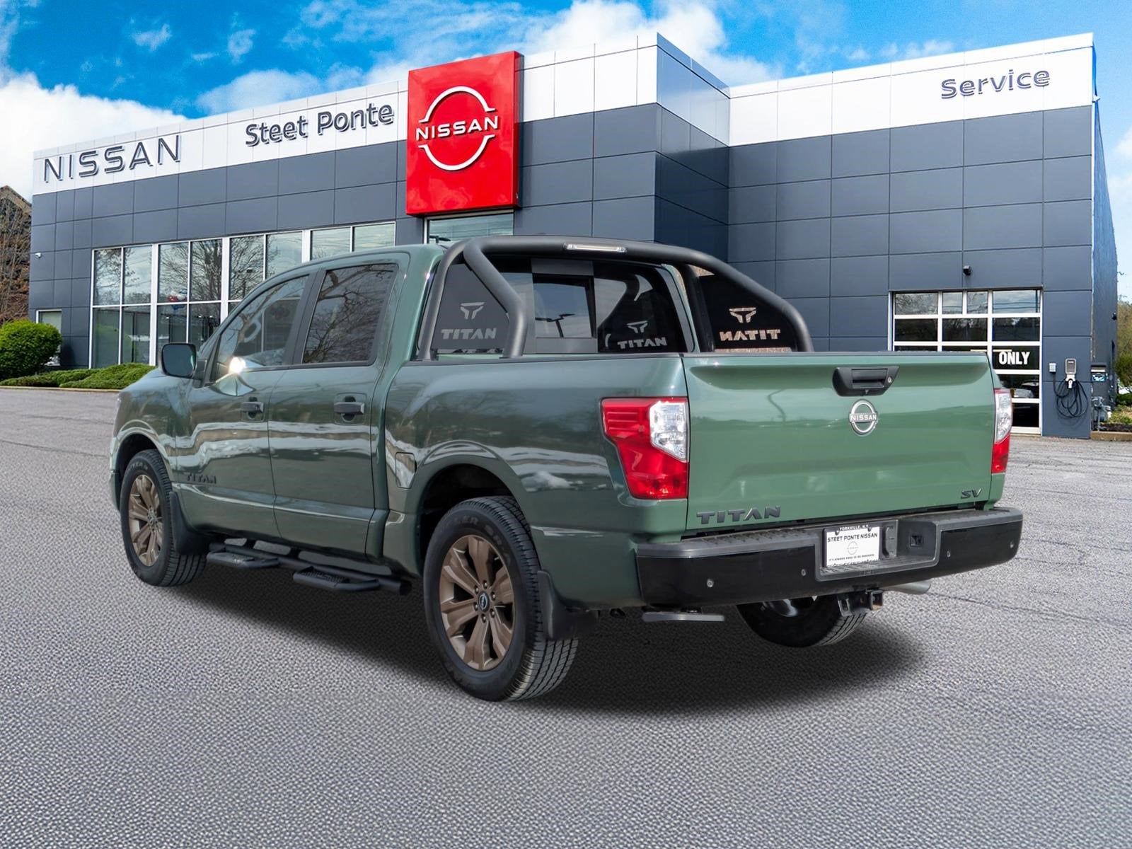 2024 Nissan Titan SV