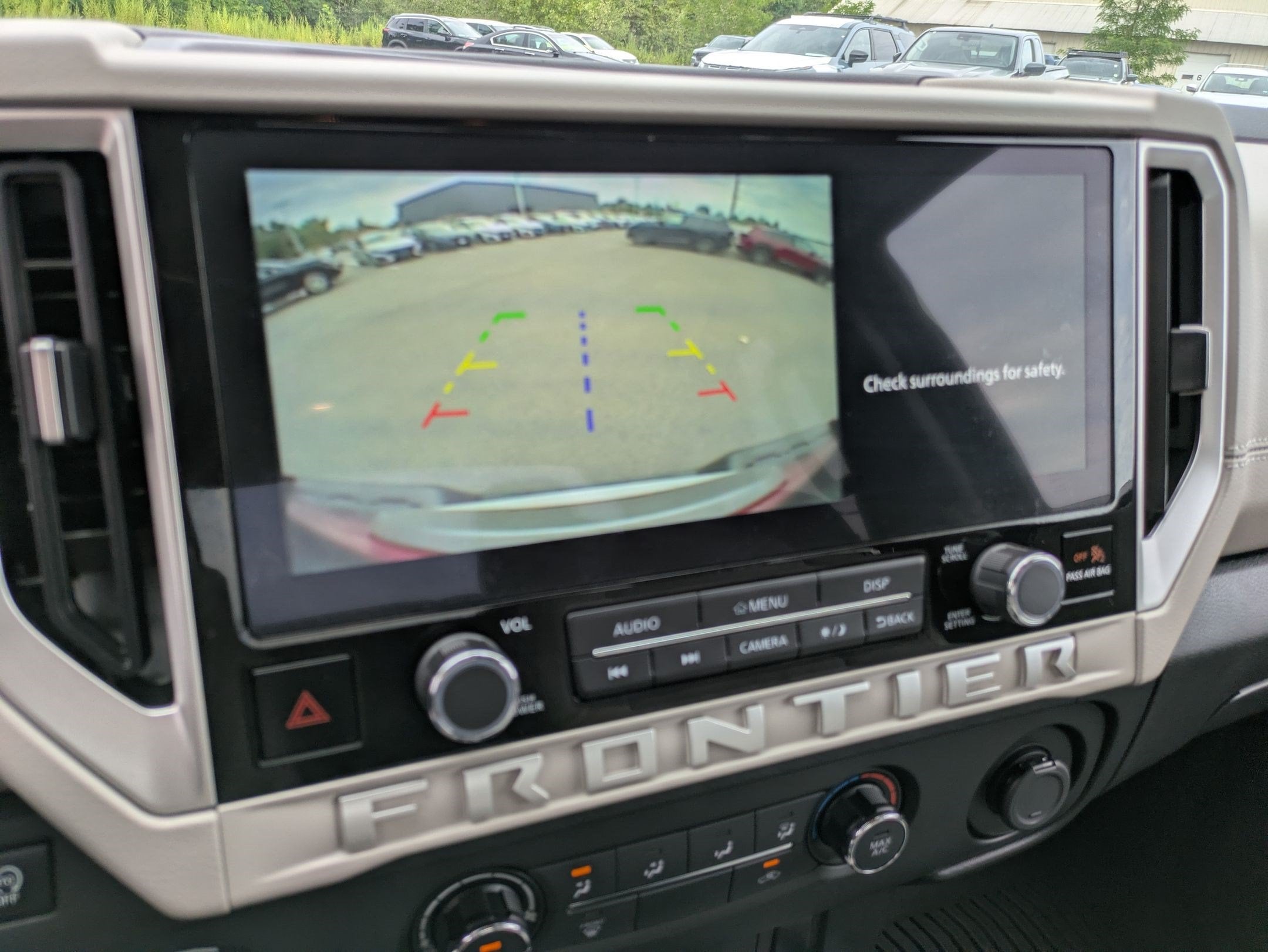 2025 Nissan Frontier SV