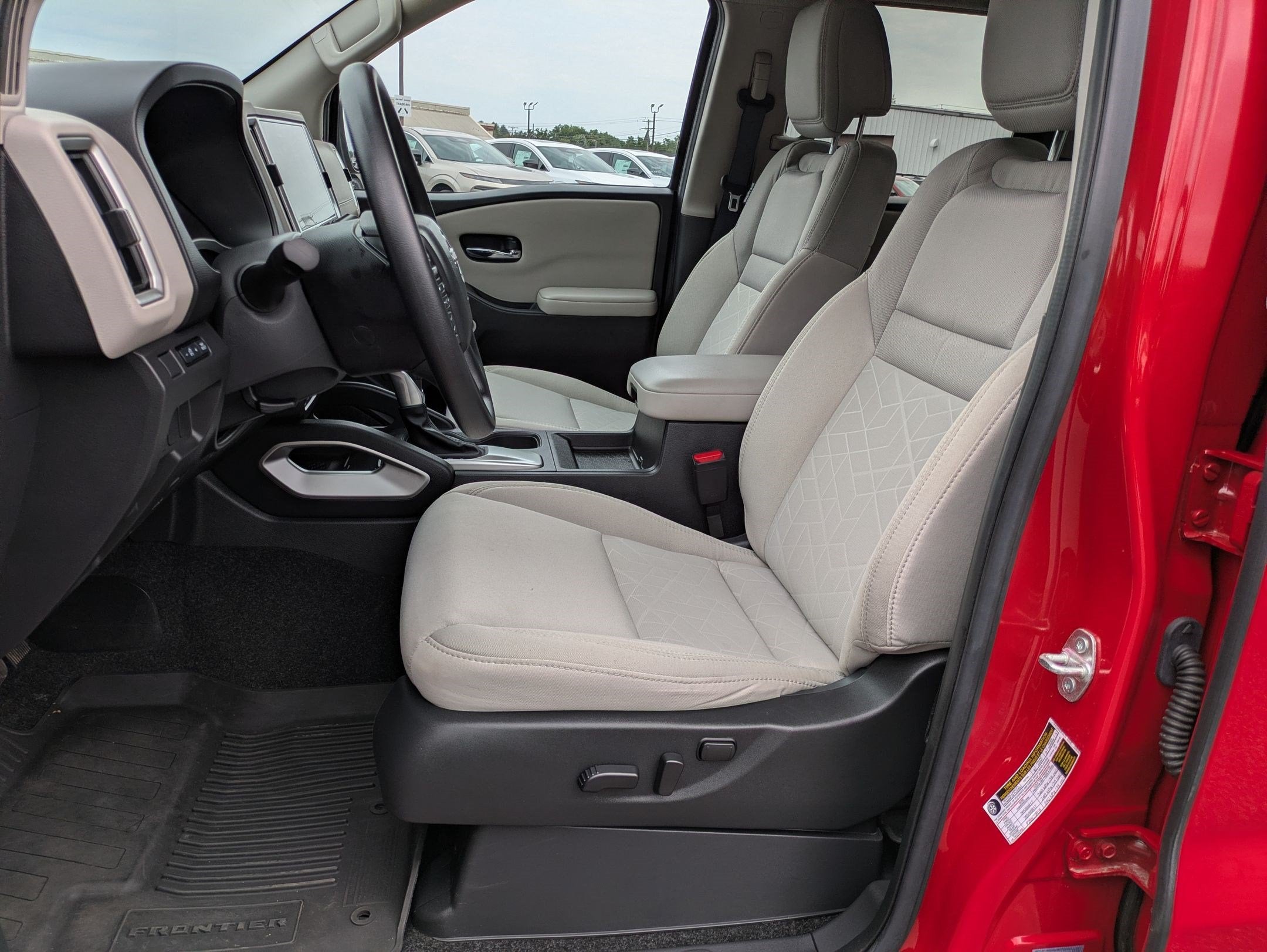 2025 Nissan Frontier SV