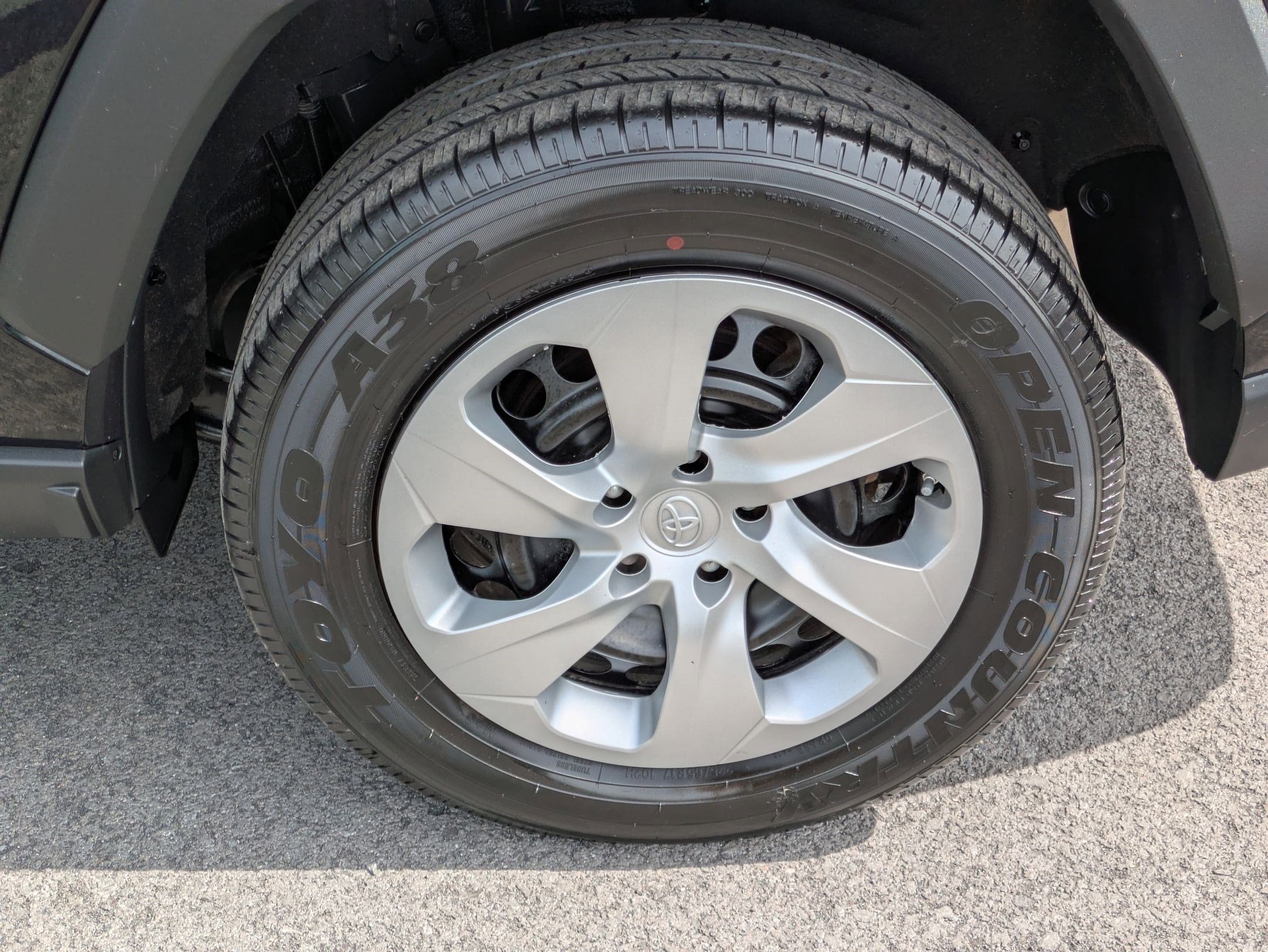 2023 Toyota RAV4 LE