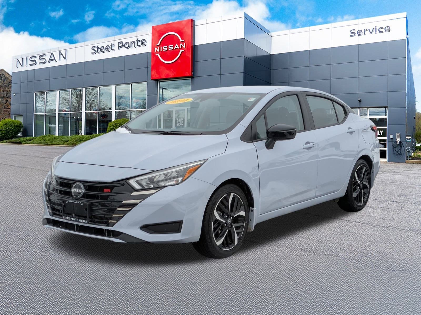 2025 Nissan Versa SR