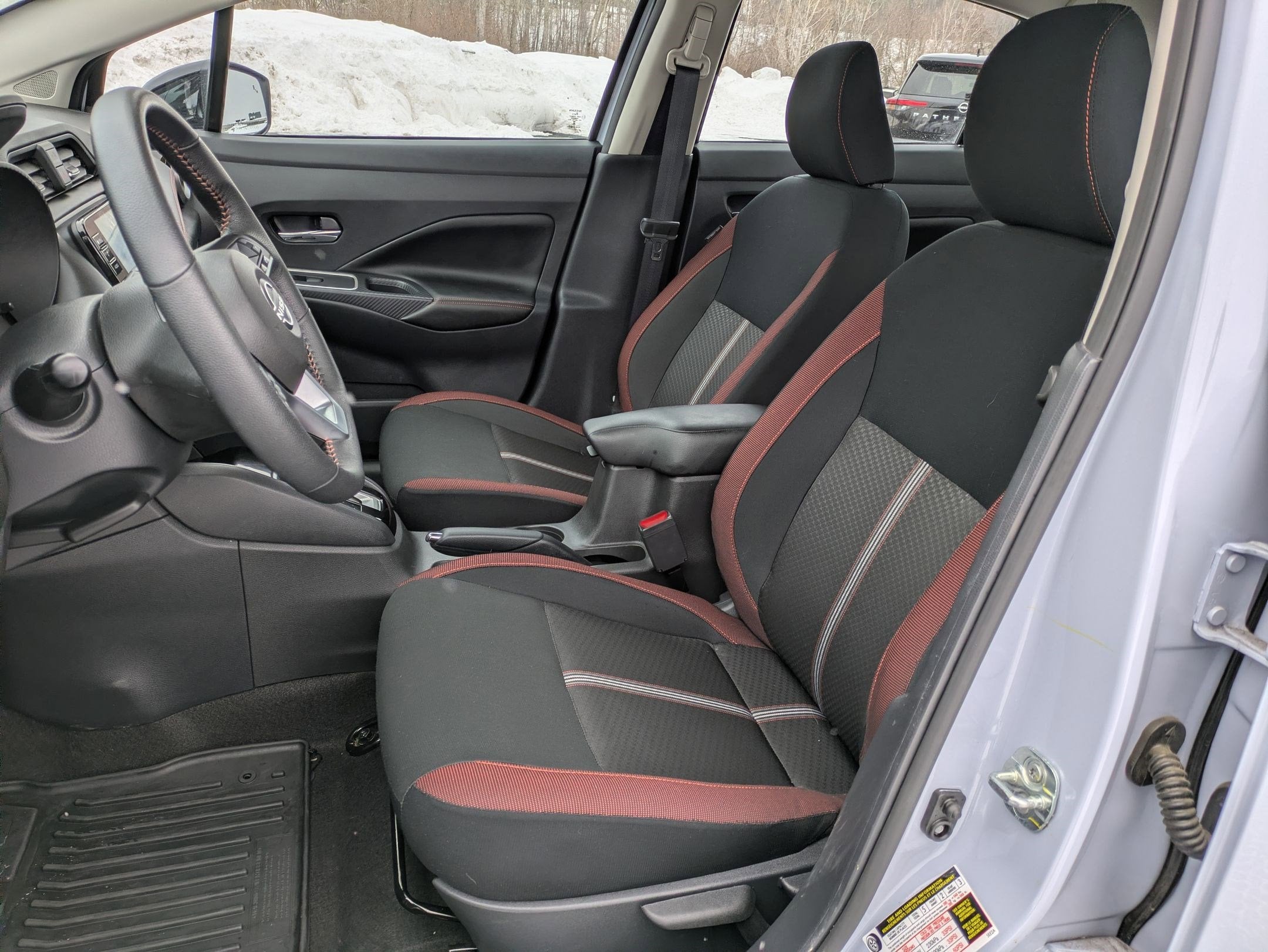 2025 Nissan Versa SR