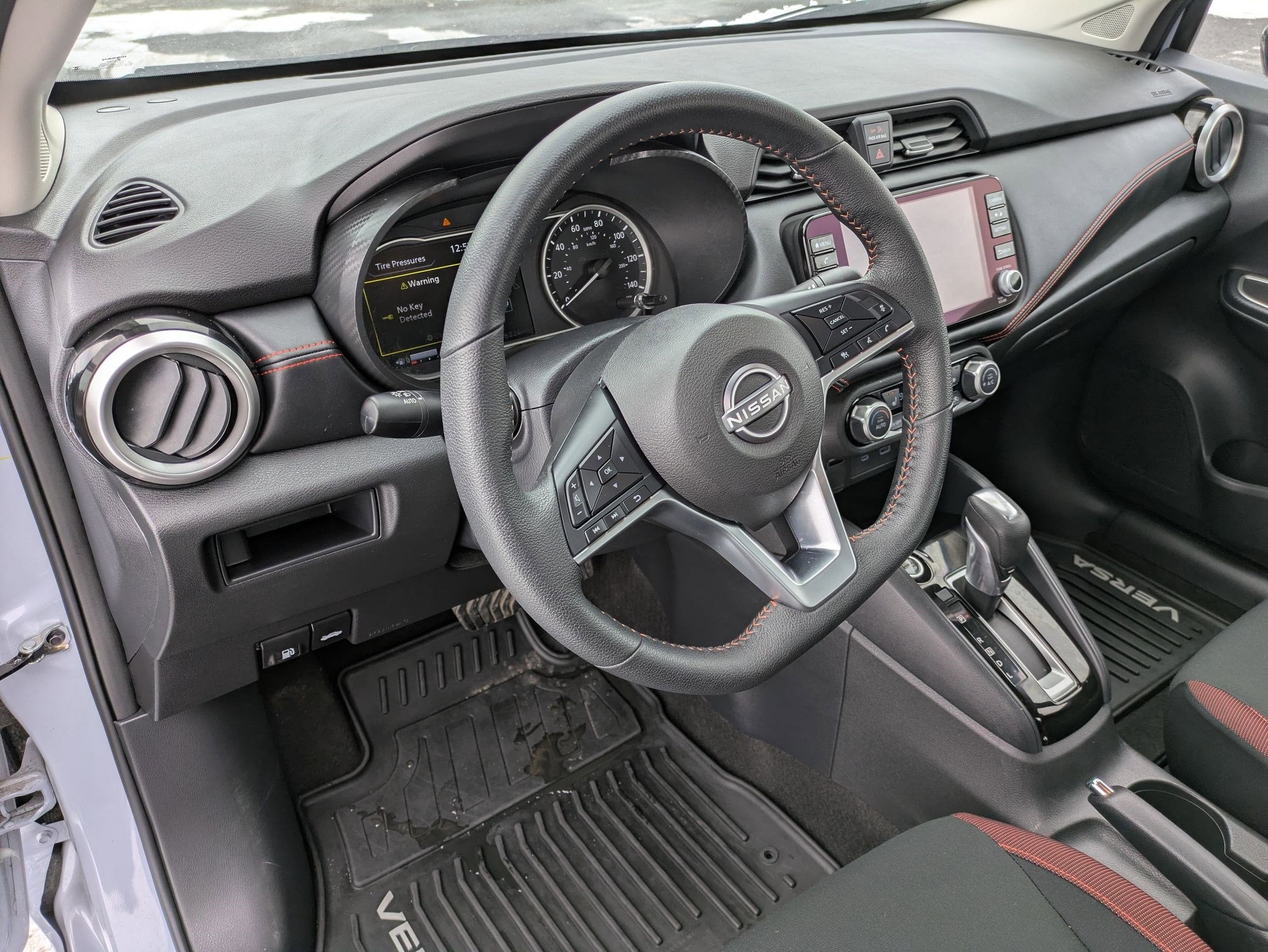2025 Nissan Versa SR