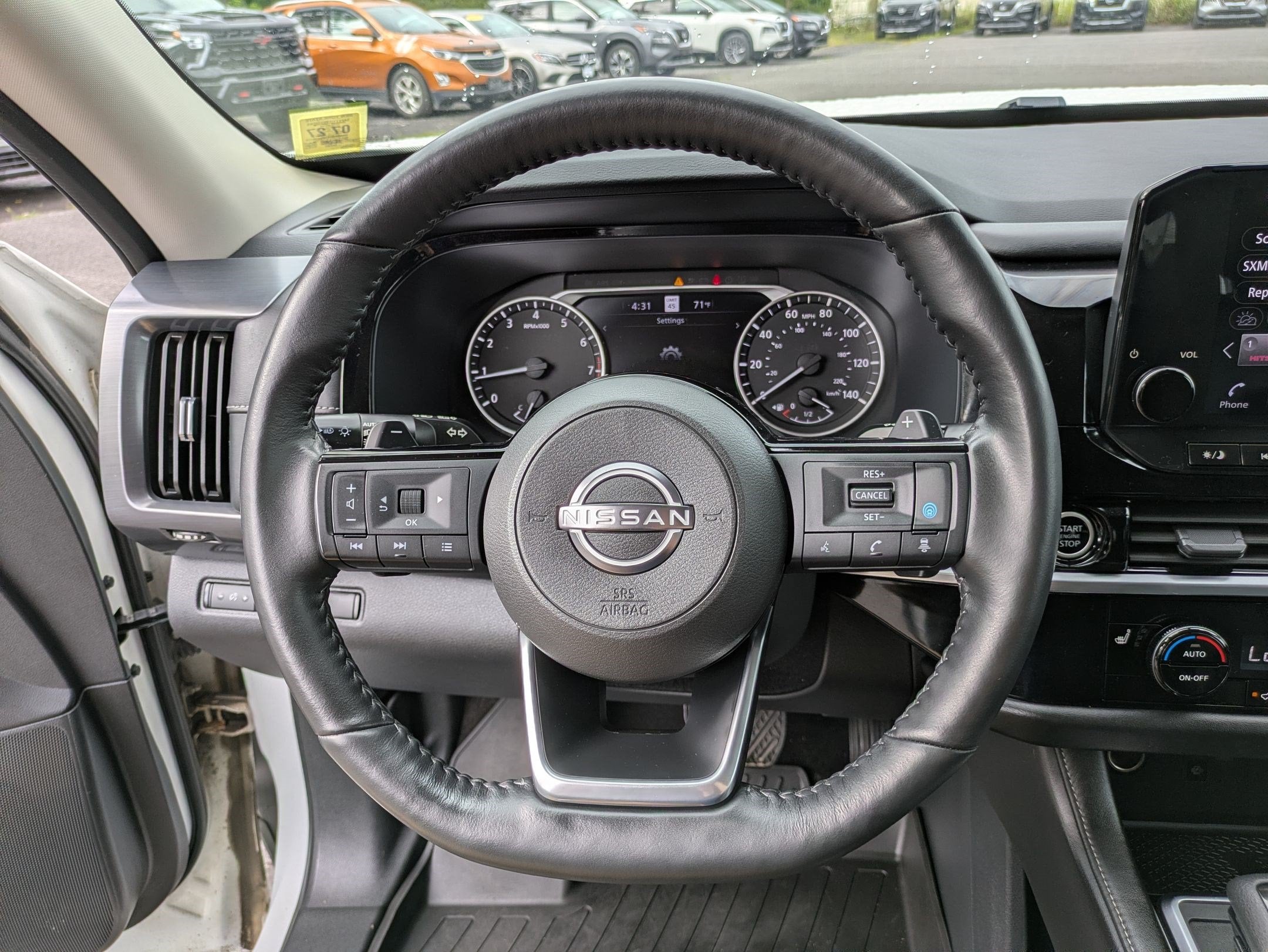 2023 Nissan Pathfinder SL