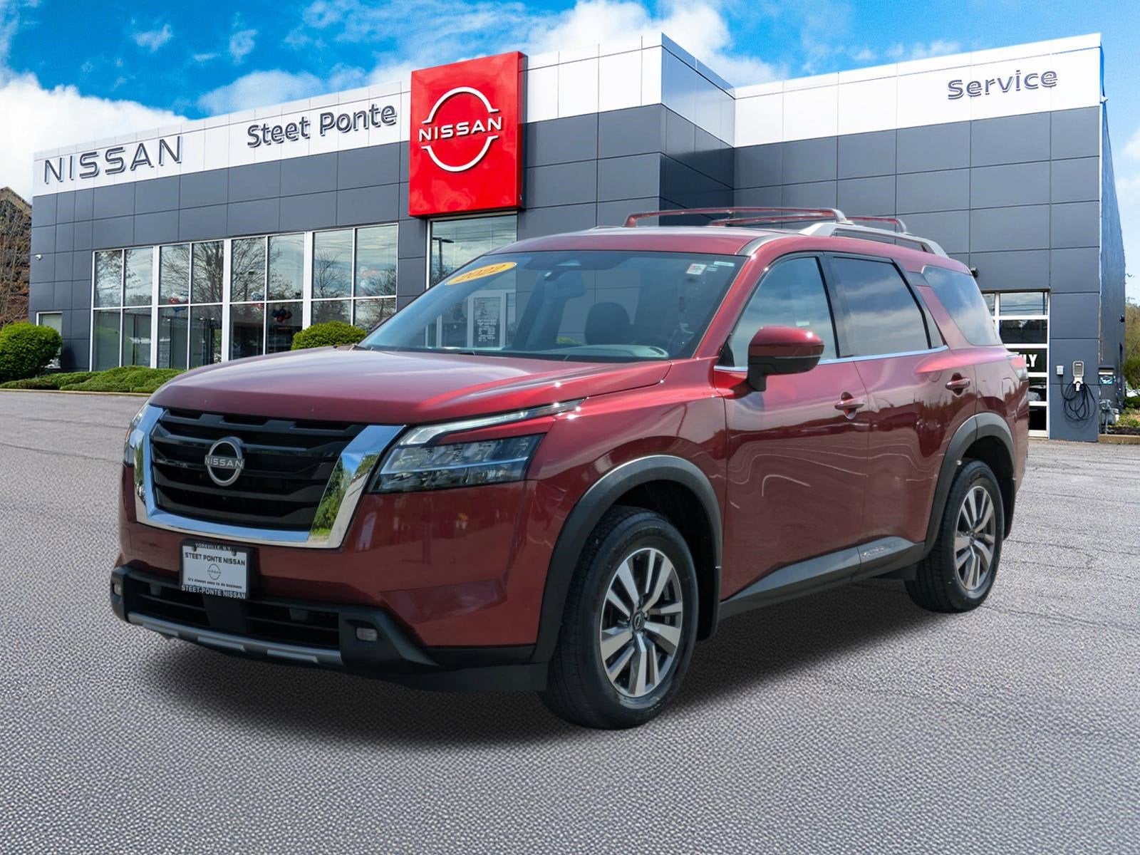 2022 Nissan Pathfinder SL