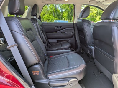 2022 Nissan Pathfinder Platinum