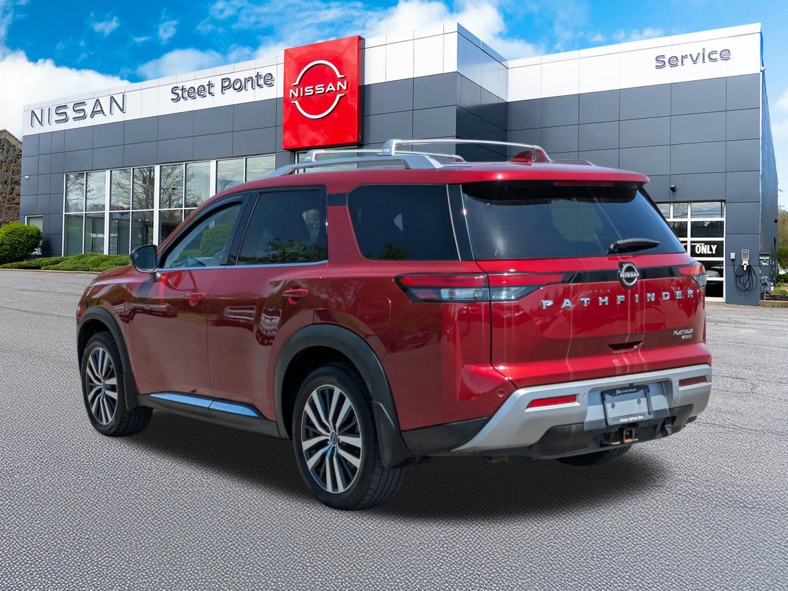 2022 Nissan Pathfinder Platinum