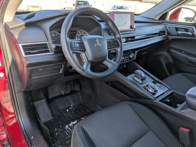 2022 Mitsubishi Outlander ES