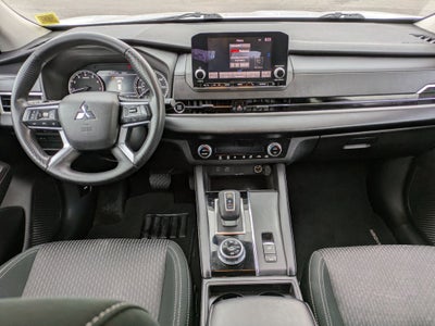 2022 Mitsubishi Outlander ES