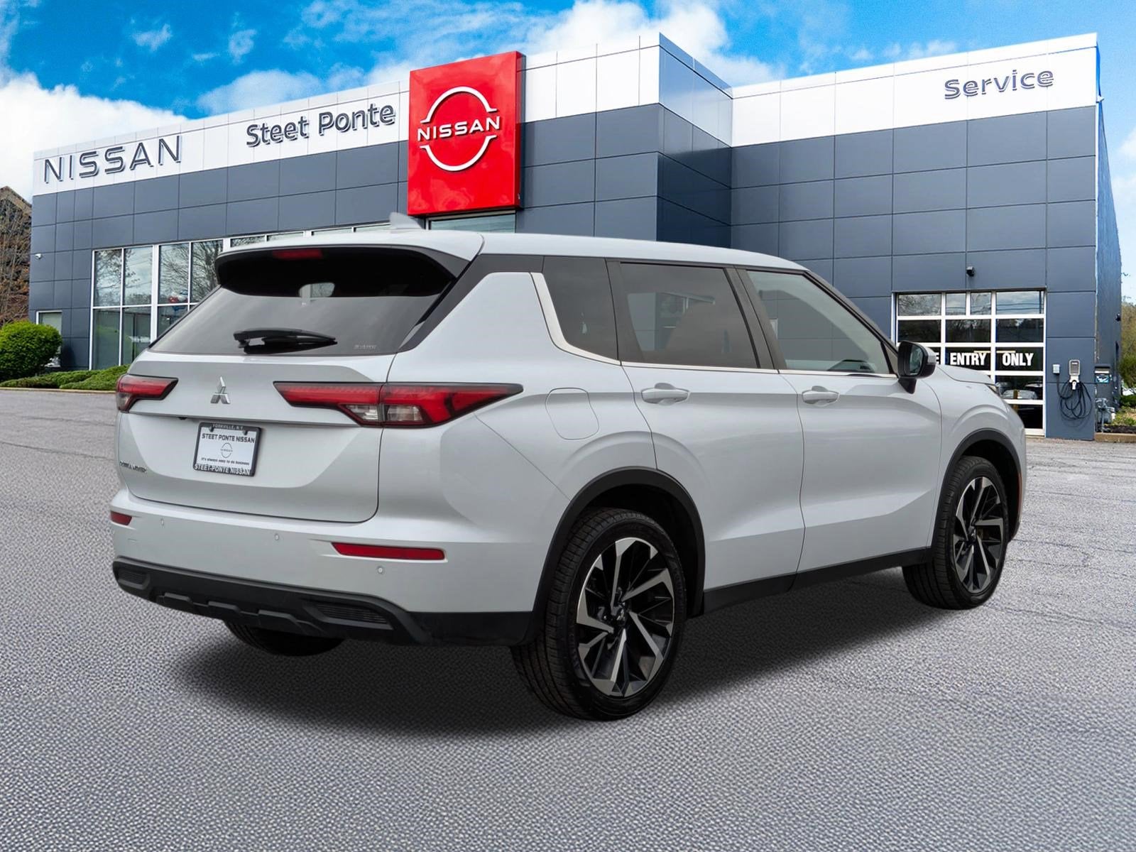 2022 Mitsubishi Outlander ES