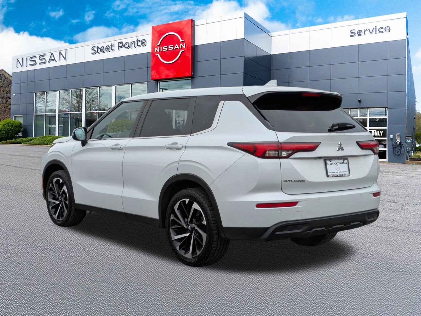 2022 Mitsubishi Outlander ES