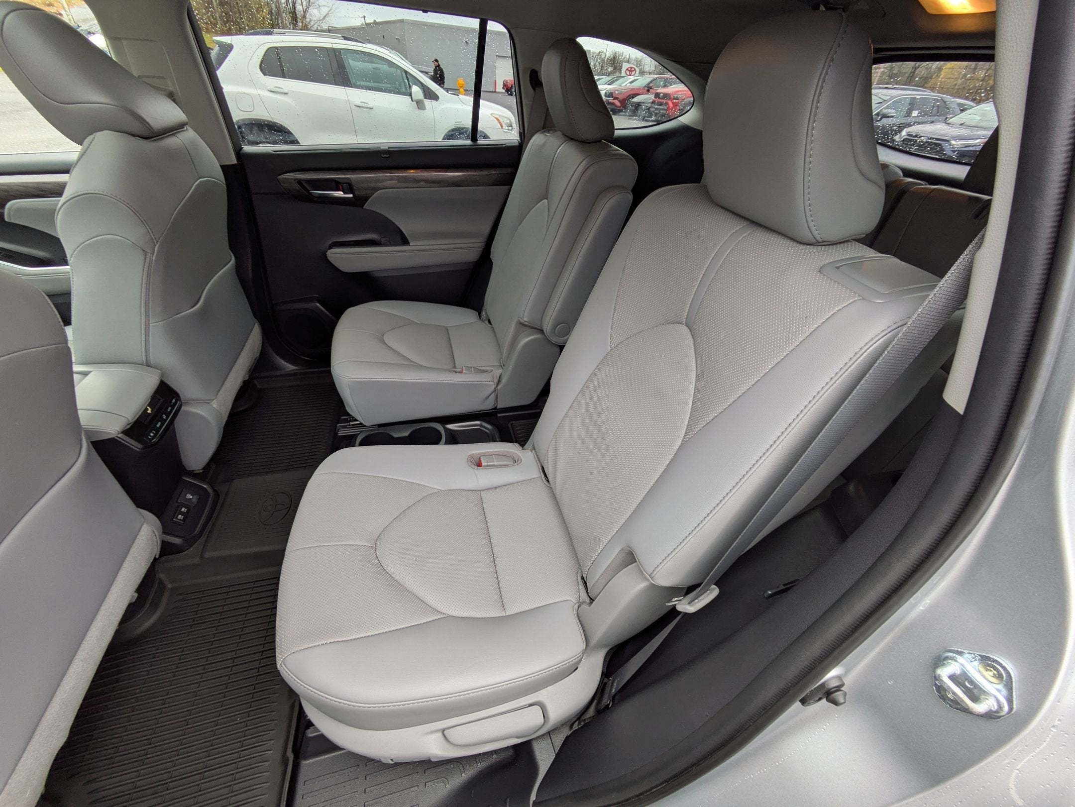 2021 Toyota Highlander Base