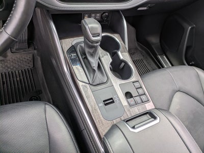 2023 Toyota Highlander Hybrid Platinum