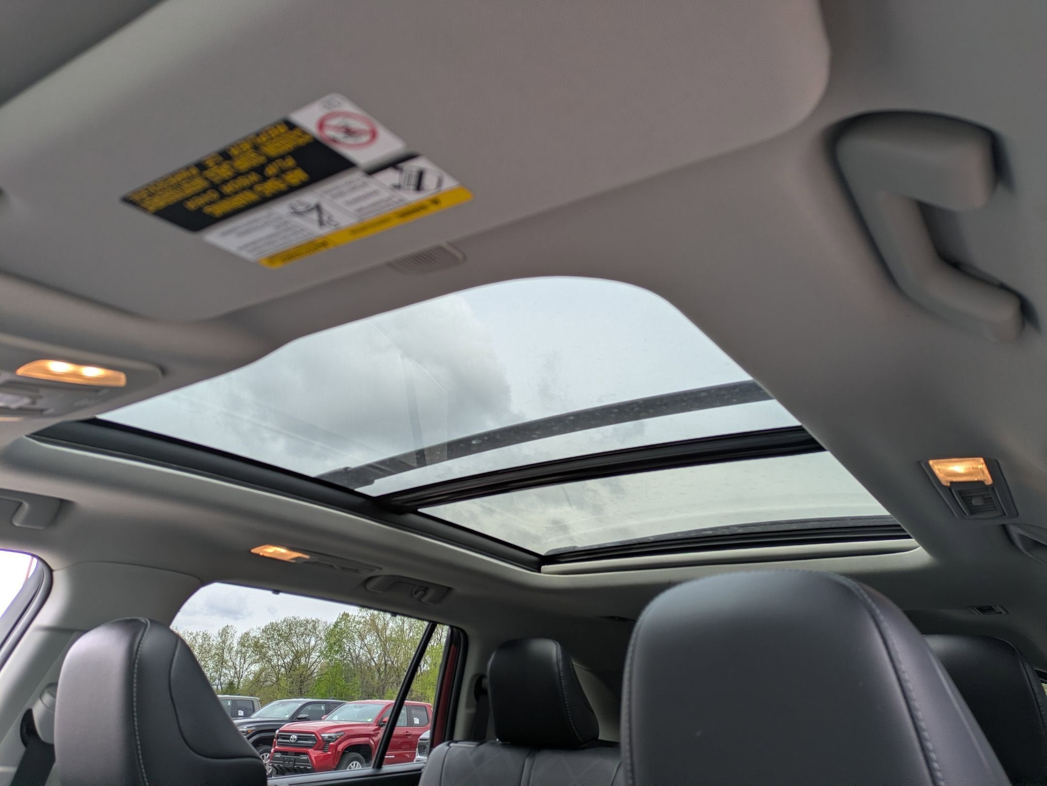 2023 Toyota Highlander Hybrid Platinum