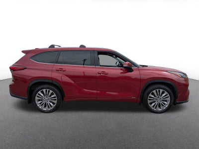 2023 Toyota Highlander Hybrid Platinum