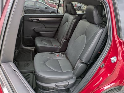 2023 Toyota Highlander Hybrid Platinum