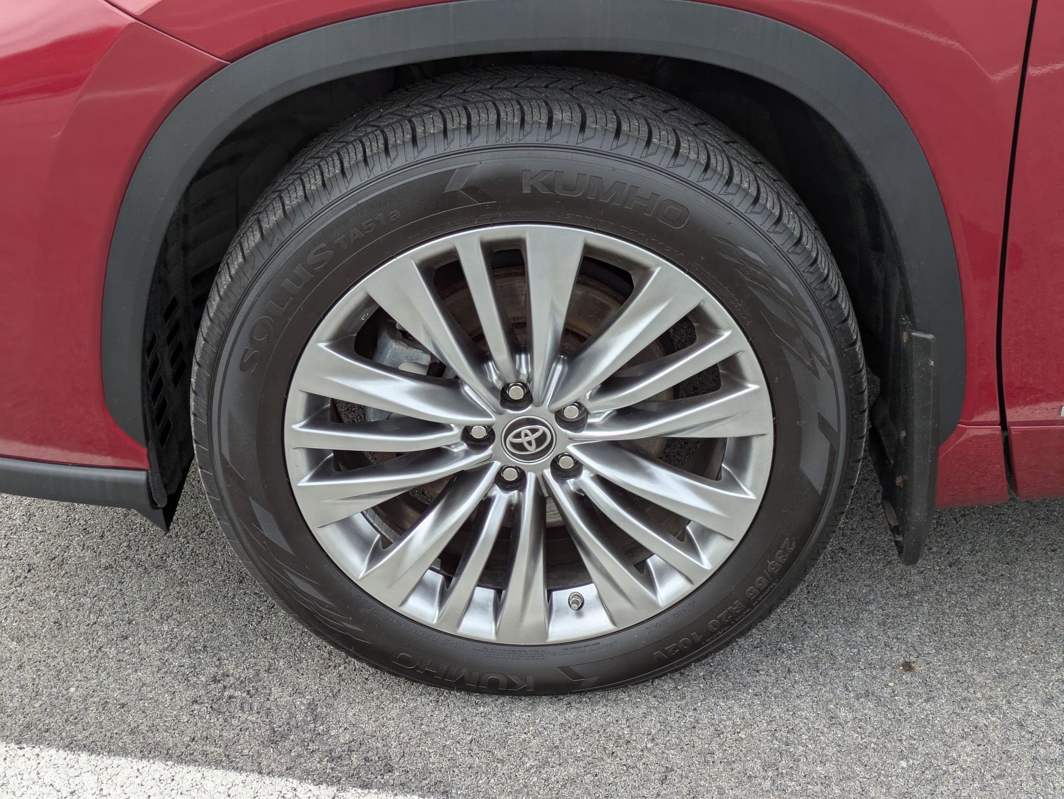2023 Toyota Highlander Hybrid Platinum