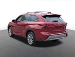 2023 Toyota Highlander Hybrid Platinum