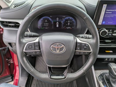 2023 Toyota Highlander Hybrid Platinum