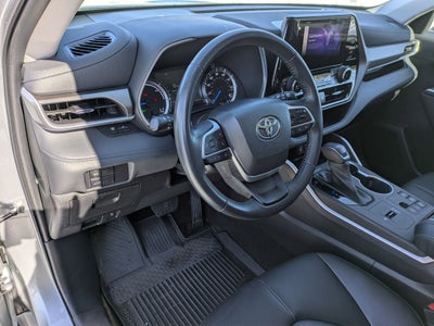 2023 Toyota Highlander Base
