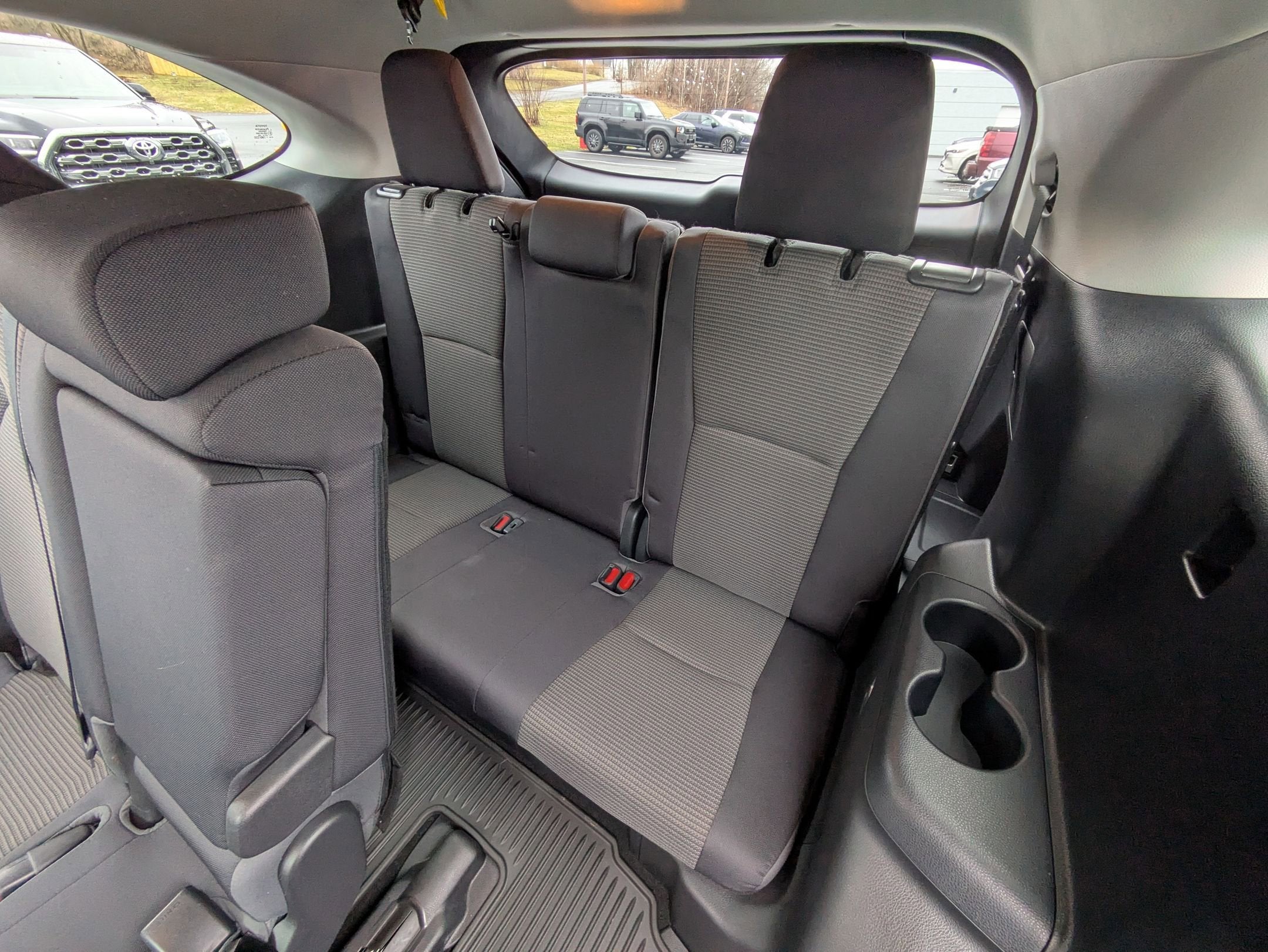 2023 Toyota Highlander Base