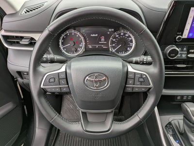 2023 Toyota Highlander Base