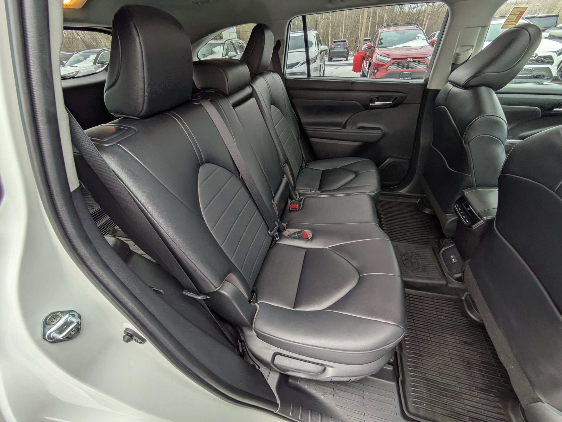 2023 Toyota Highlander Base