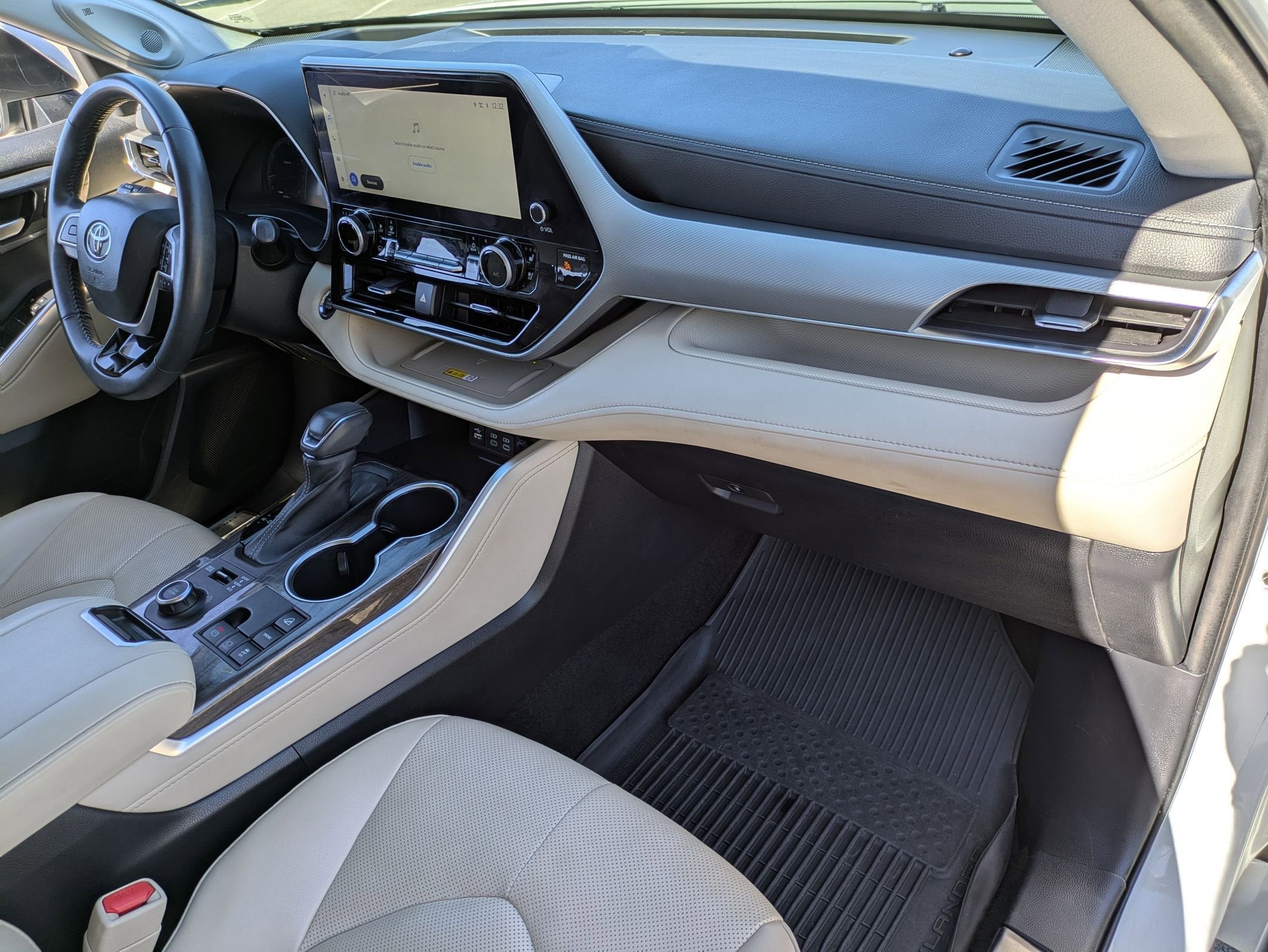 2023 Toyota Highlander Base