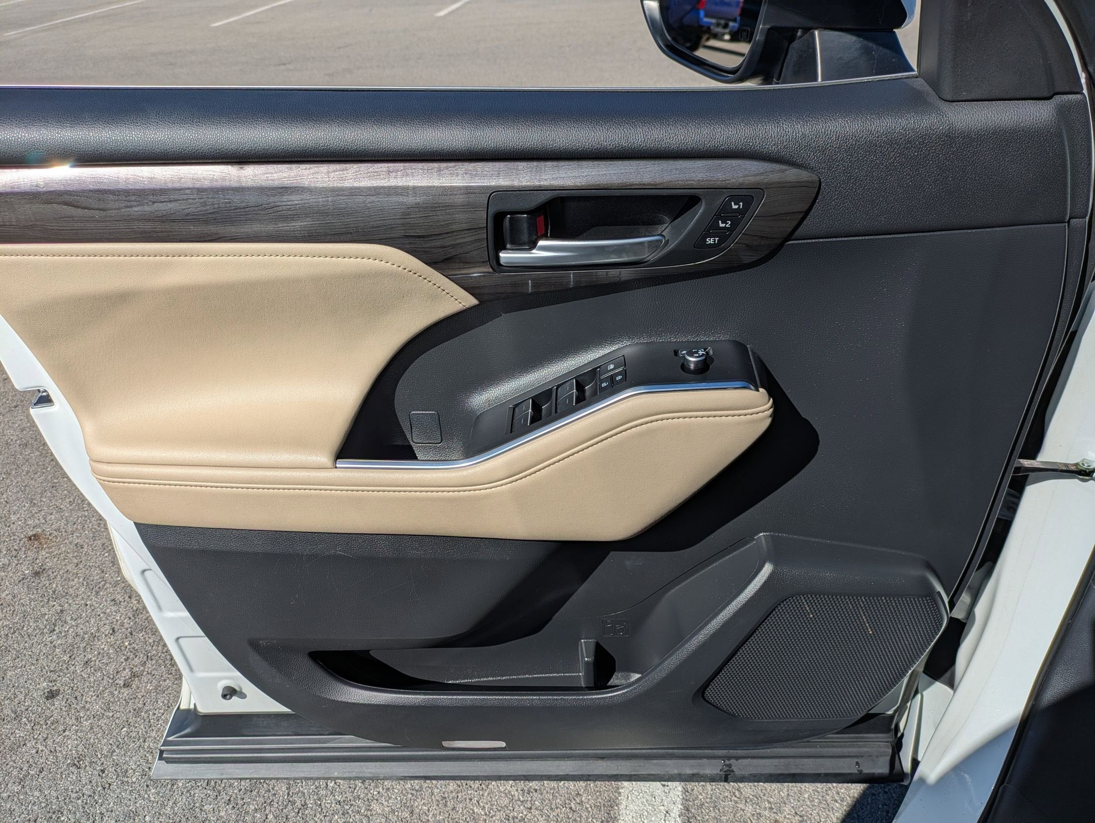 2023 Toyota Highlander Base