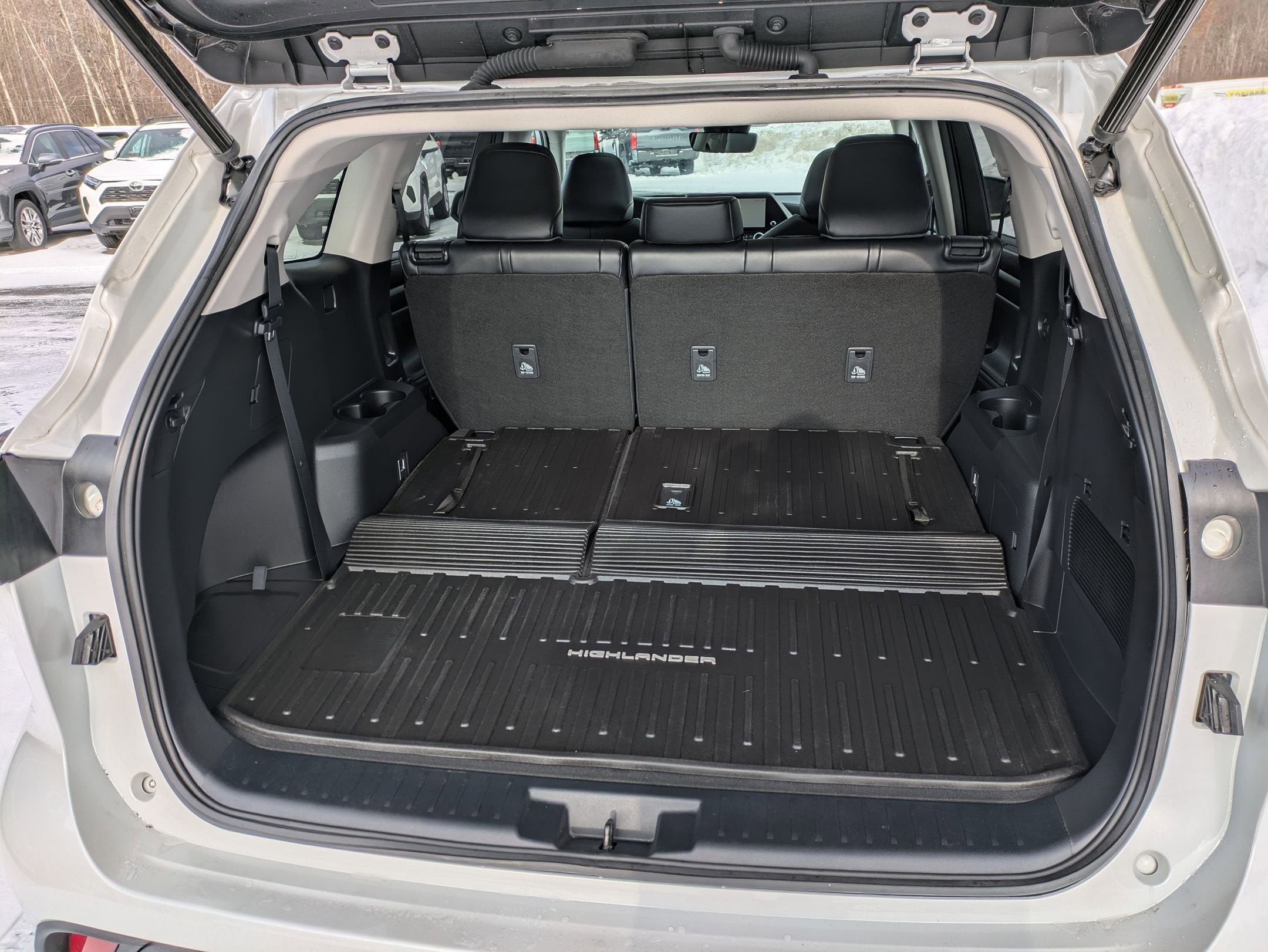 2023 Toyota Highlander Base