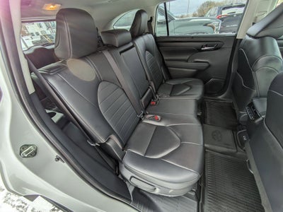 2023 Toyota Highlander Base