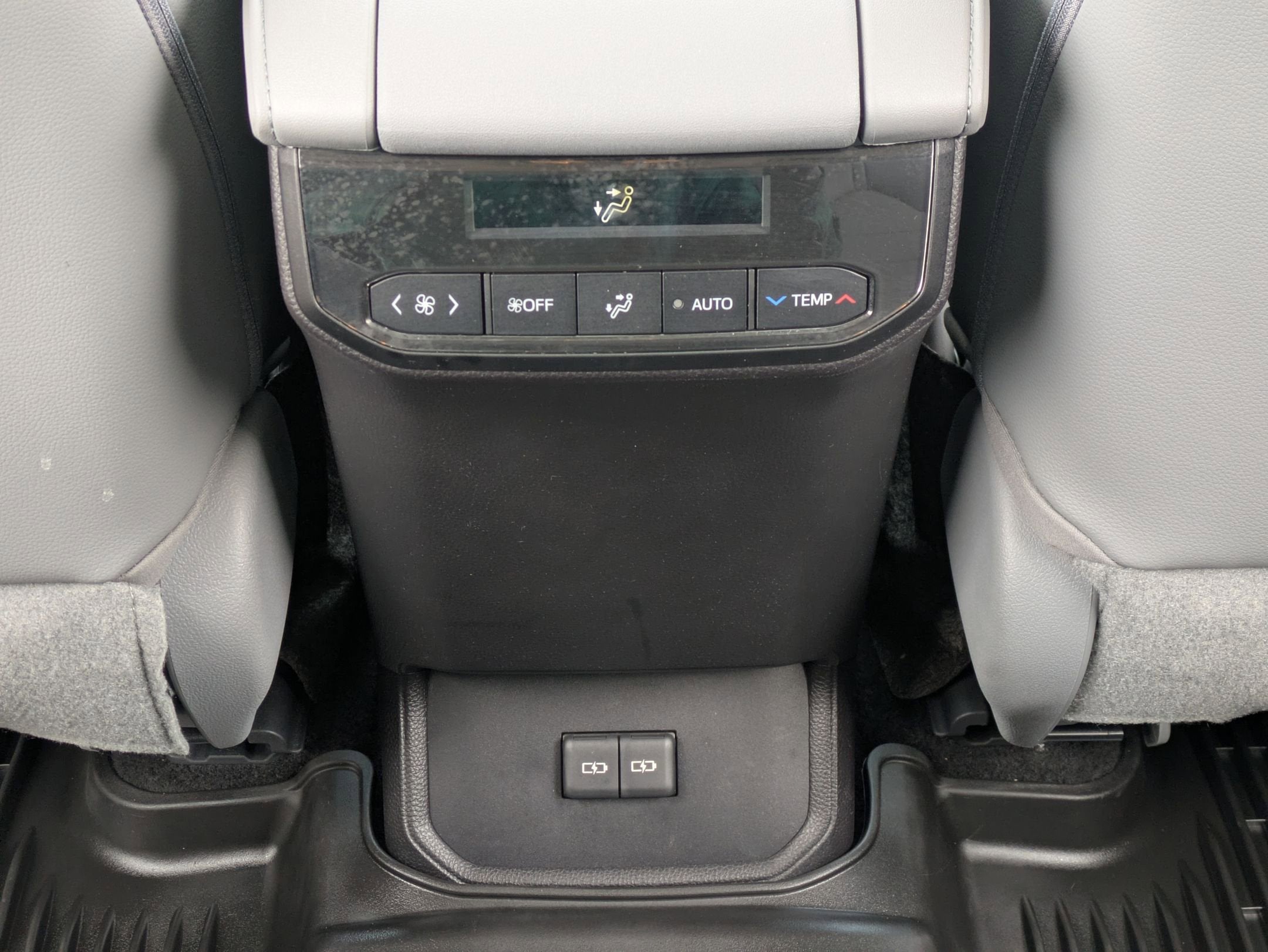 2023 Toyota Highlander Base