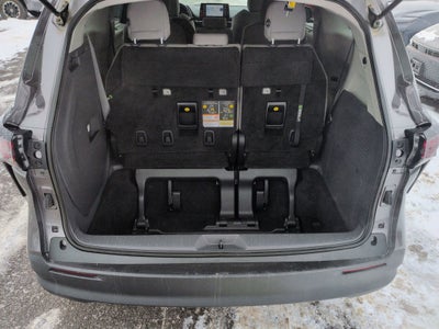 2023 Toyota Sienna LE