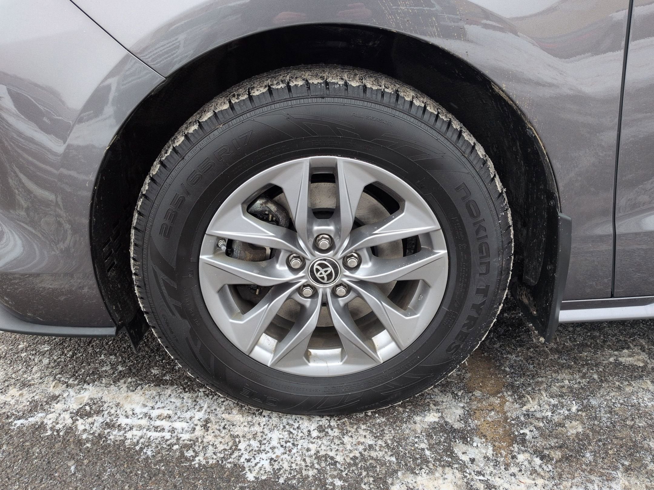 2023 Toyota Sienna LE