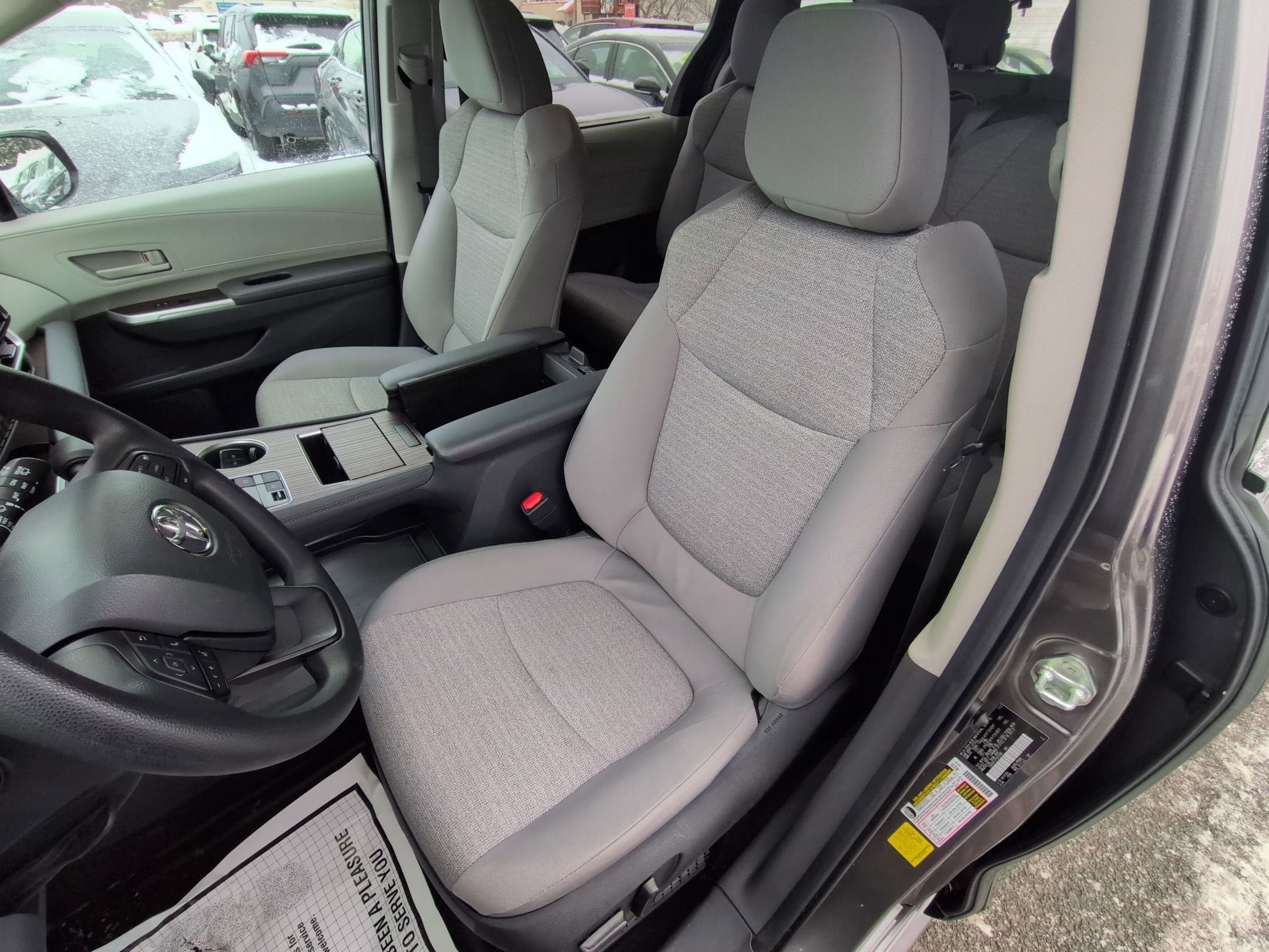 2023 Toyota Sienna LE