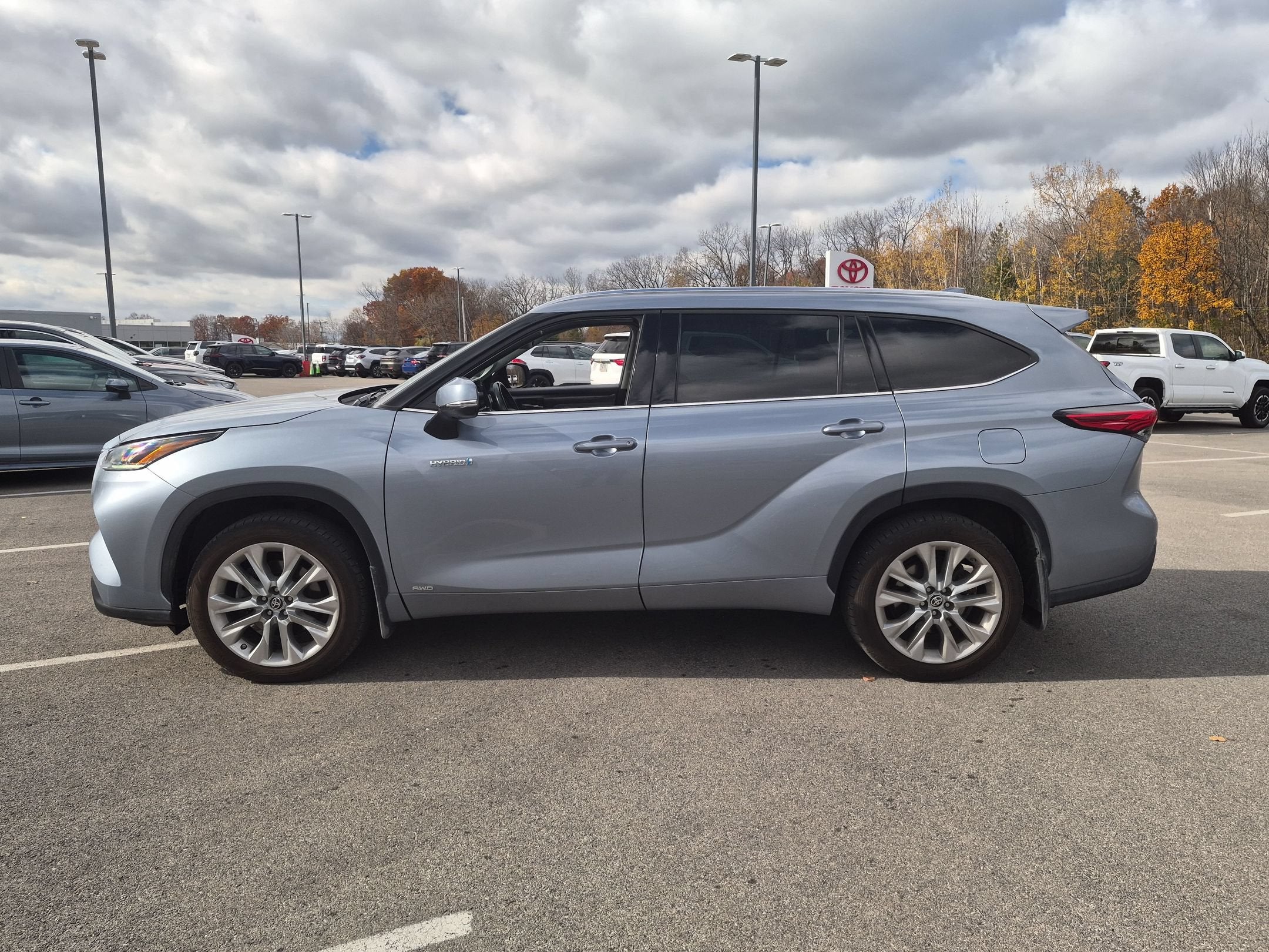 2021 Toyota Highlander Base