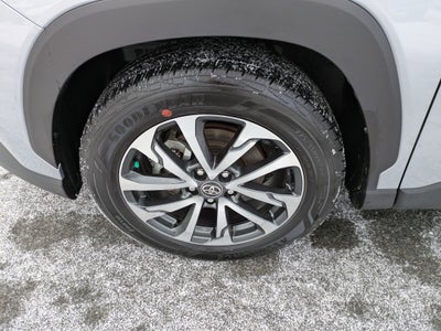 2025 Toyota Corolla Cross XLE