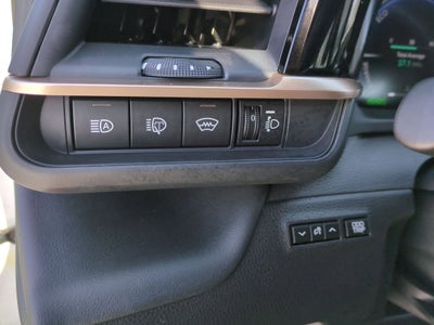 2025 Toyota Crown Signia Base