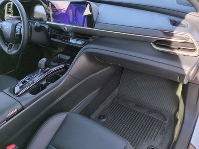 2025 Toyota Crown Signia Base