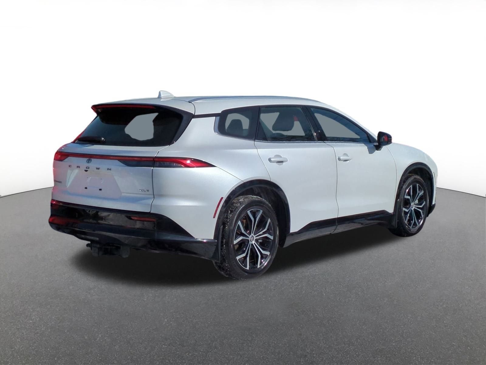 2025 Toyota Crown Signia Base