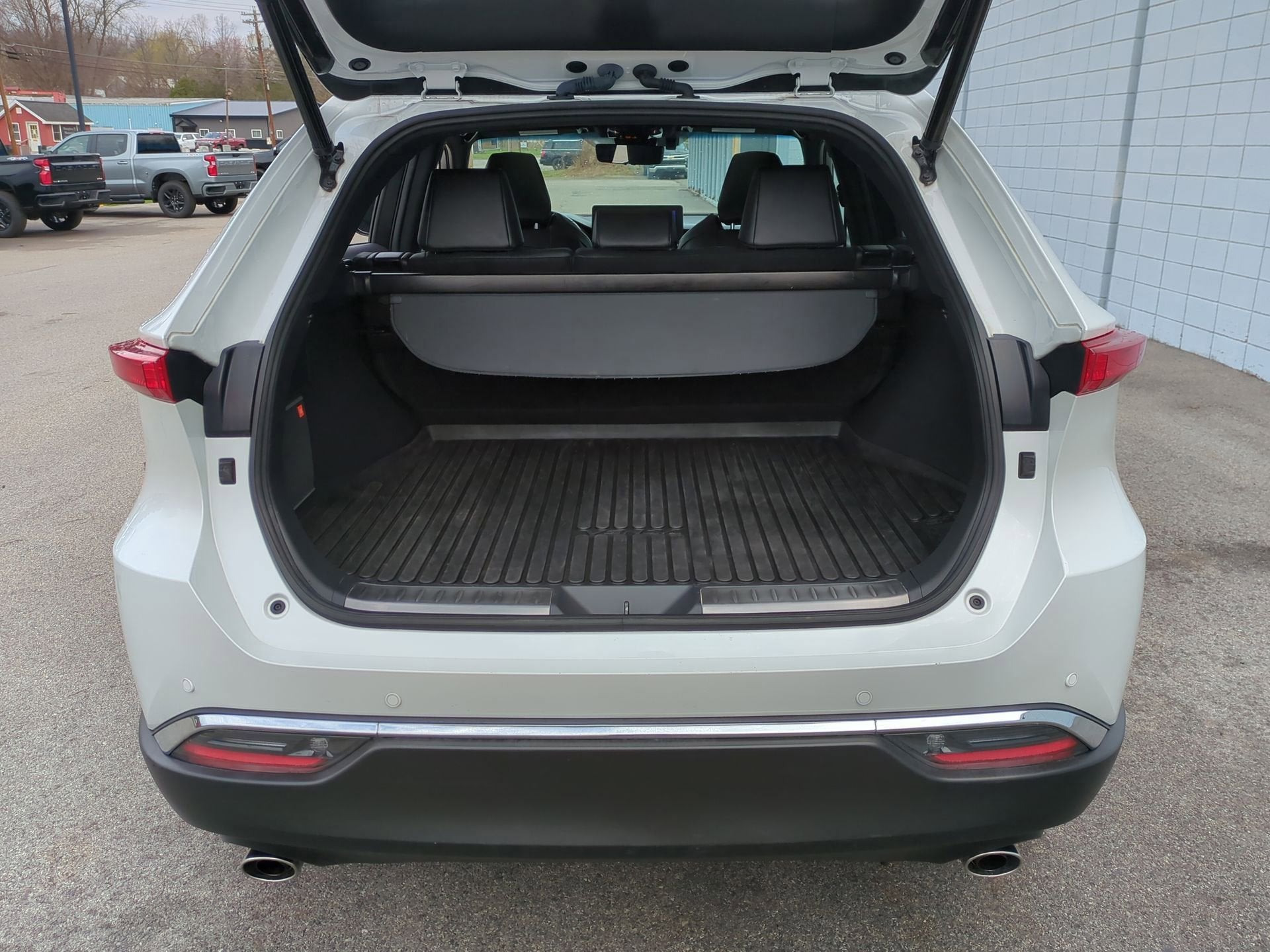 2023 Toyota Venza Base