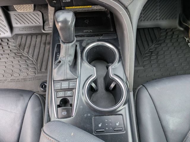 2020 Toyota Camry Hybrid XLE
