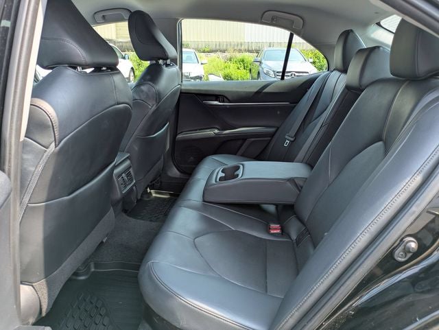 2020 Toyota Camry Hybrid XLE
