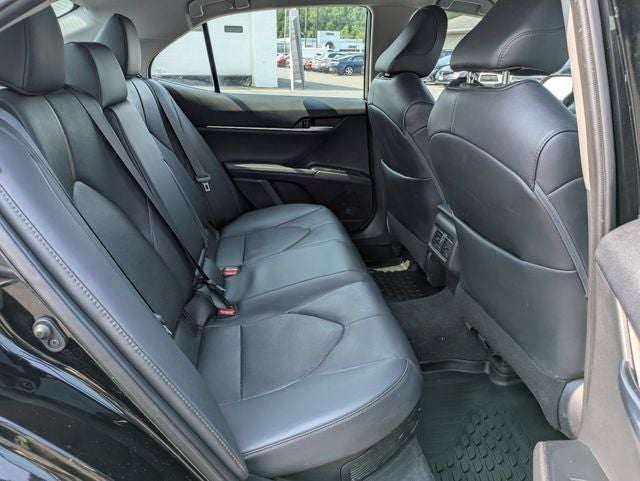 2020 Toyota Camry Hybrid XLE