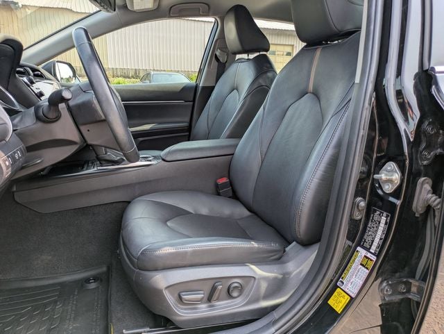2020 Toyota Camry Hybrid XLE